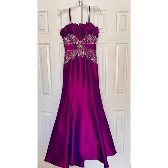 Tony Bowls Dresses & Skirts - Purple Tony Bowls Size 4 Mermaid dress